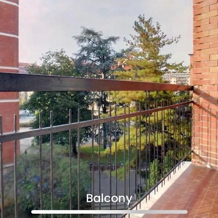 Metro Famagosta - Luminoso Appartamento Con Balcone Free Wifi & Parking Milano Exteriör bild